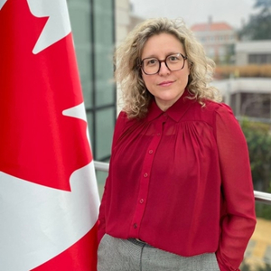 Julie Canadese Ambassade