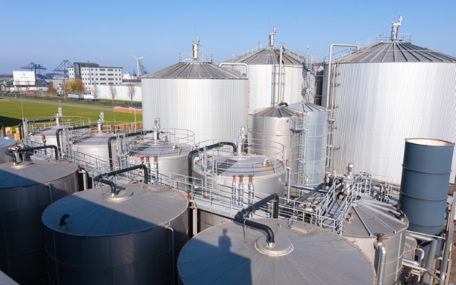 Renewi levert maandelijks zo'n 1.000 ton duurzame CO₂ aan de glastuinbouw 